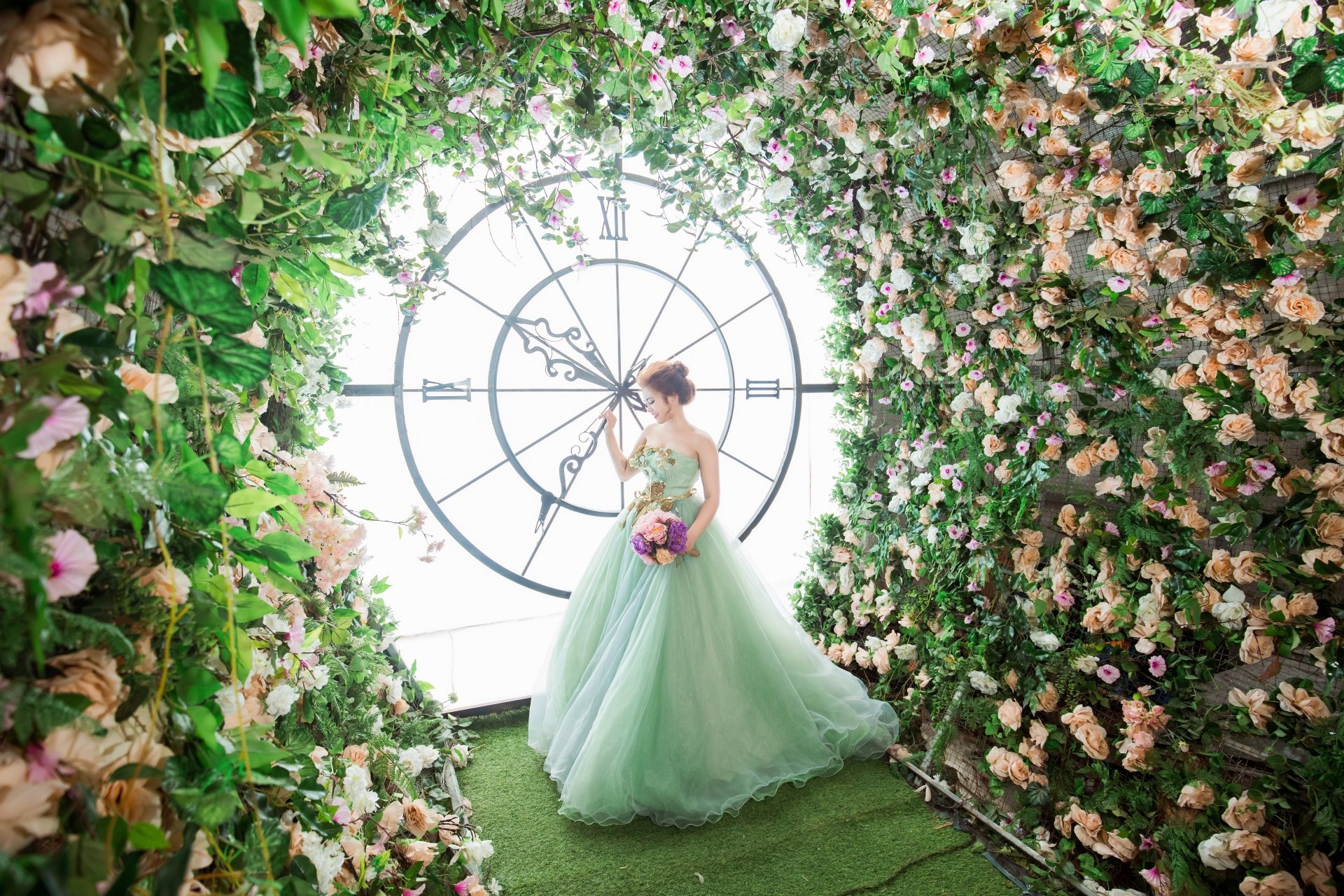 Download Gown Flower Woman Asian 4k Ultra HD Wallpaper