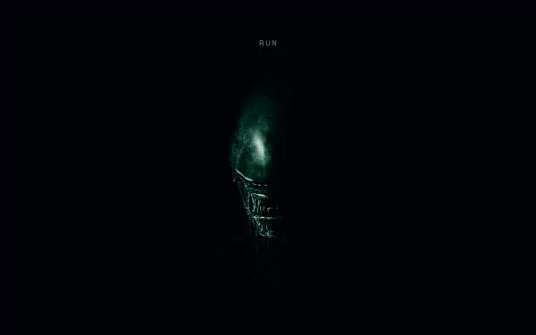 HD desktop wallpaper of Alien: Covenant featuring a menacing alien head in darkness with the word RUN above.
