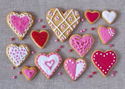 heart-shaped food cookie HD Desktop Wallpaper | Background Image