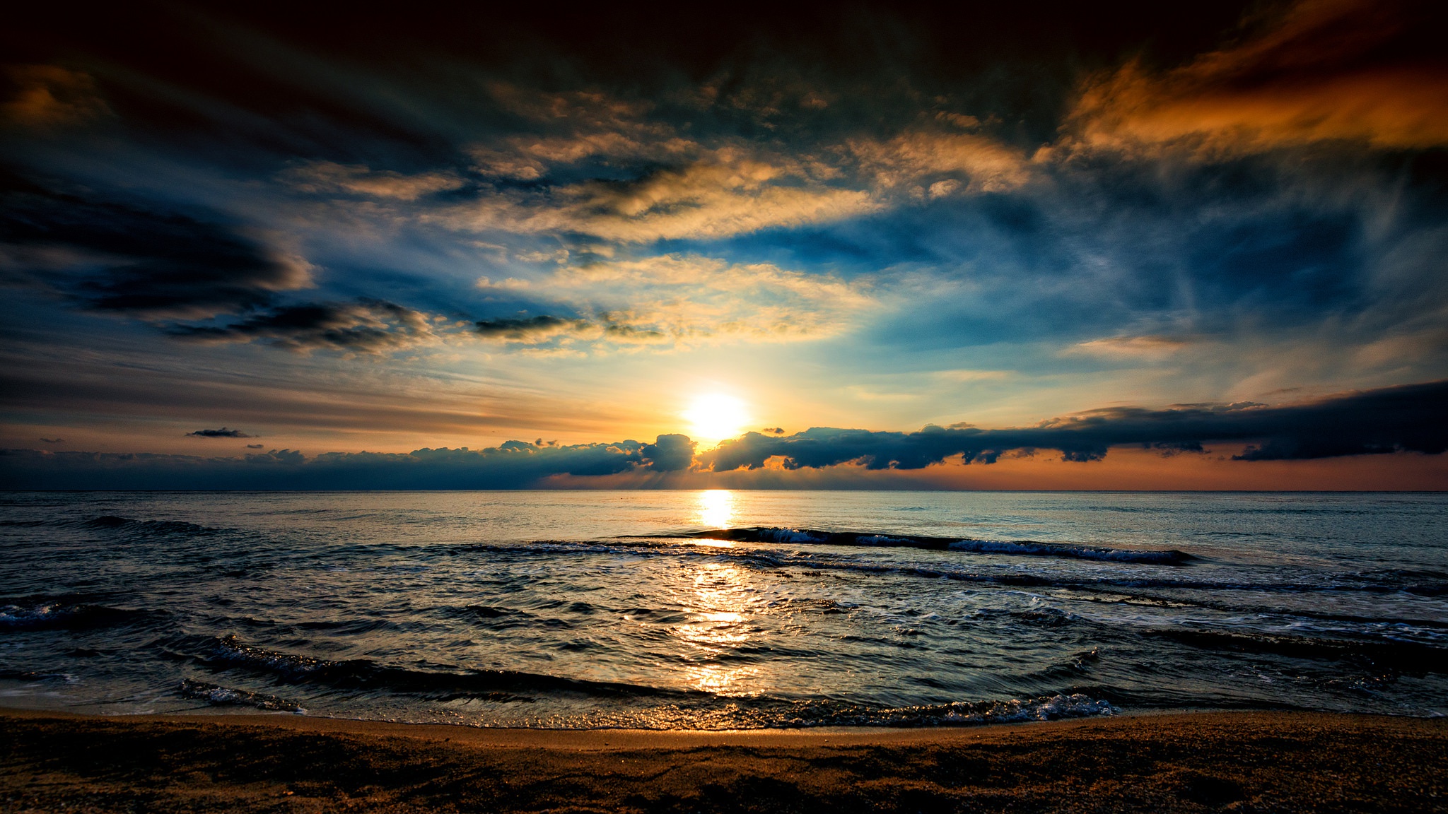 Fonds Decran Beau Paysage De Coucher Du Soleil Mer Ciel Nuages Images