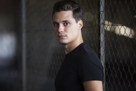 brown eyes man model HD Desktop Wallpaper | Background Image