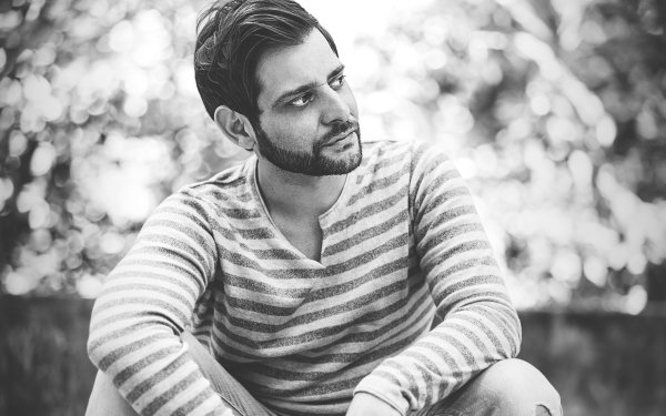 Men Model Black & White Bokeh HD Wallpaper | Background Image
