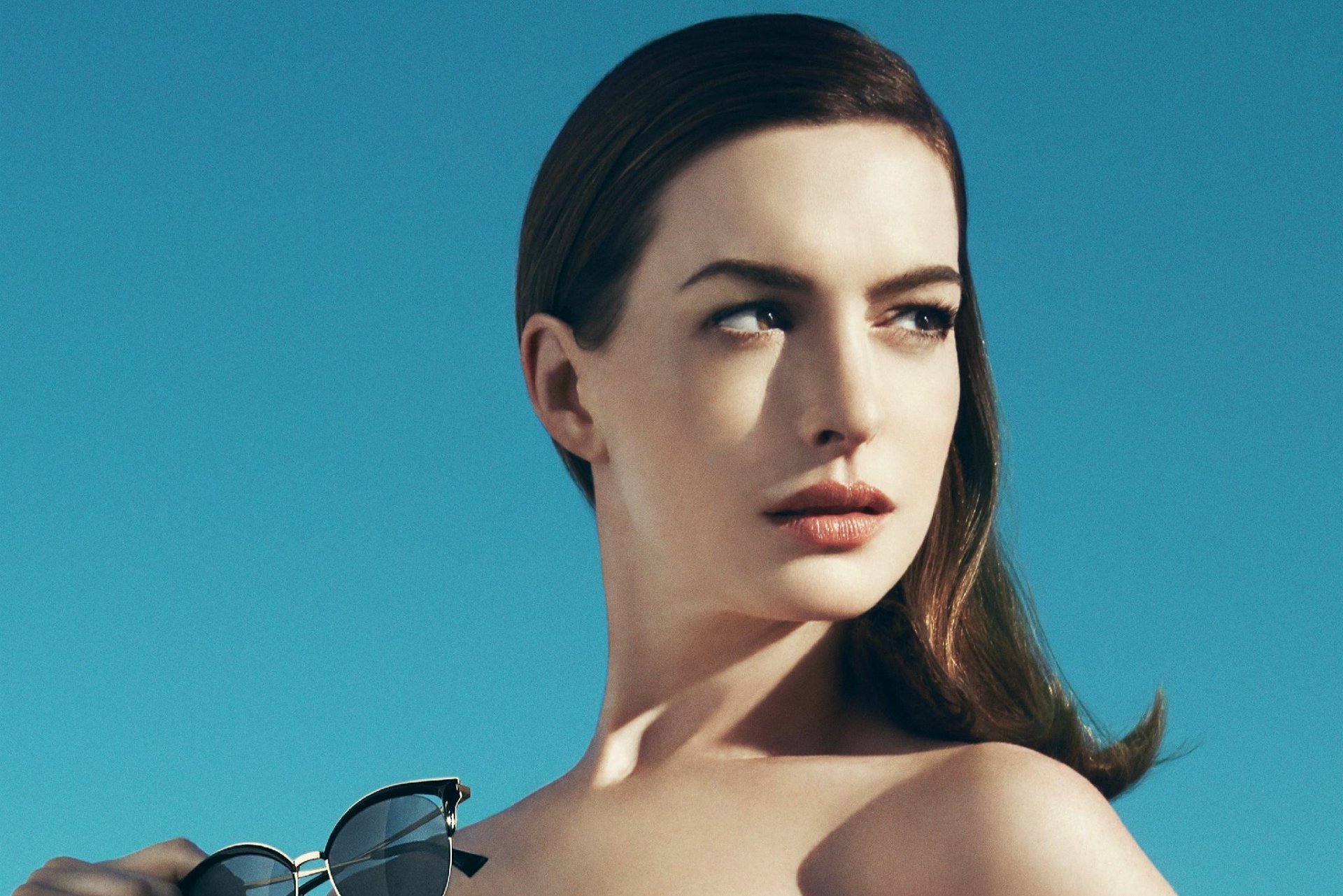 Download Brunette Actress Celebrity Anne Hathaway HD Wallpaper