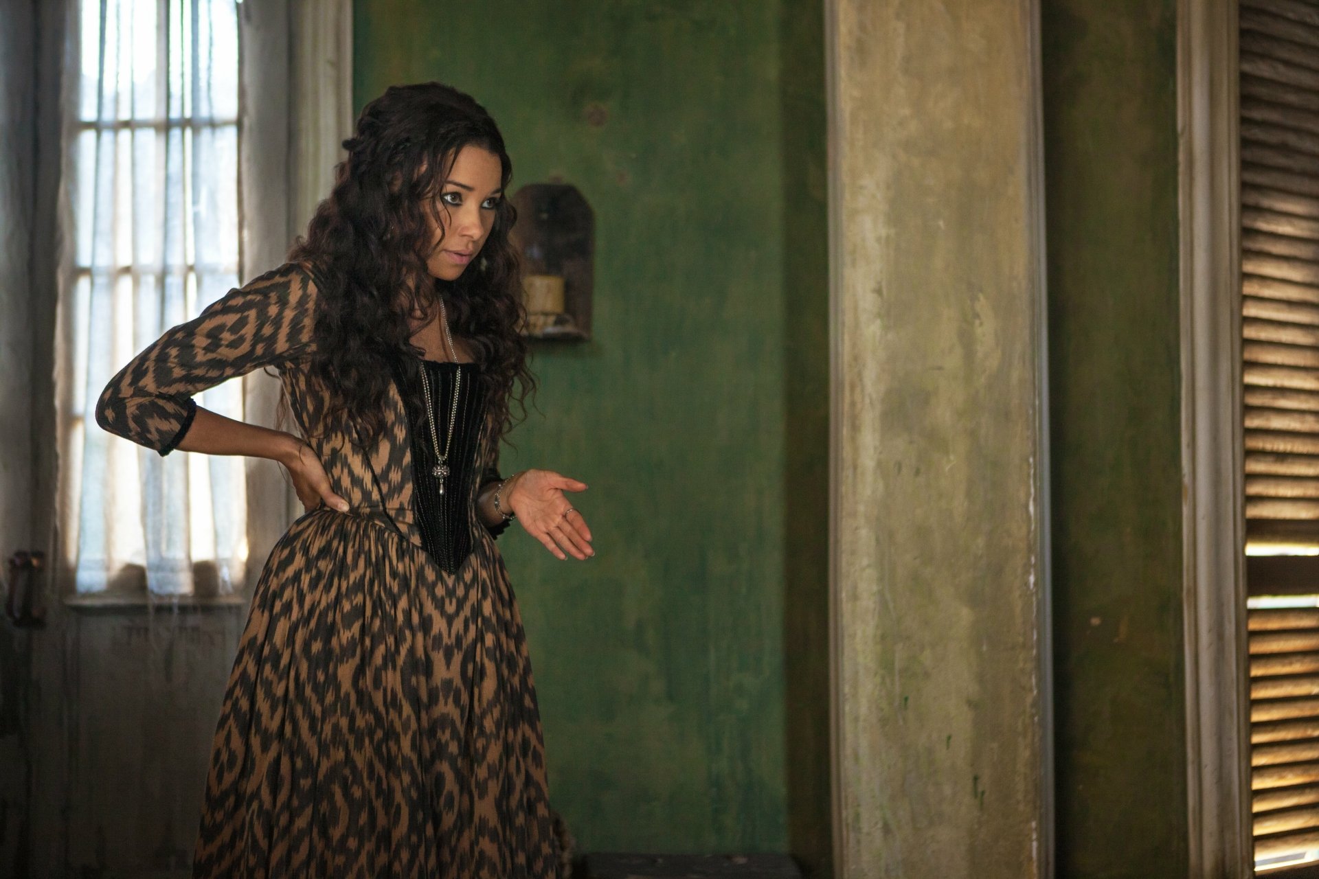 Download Jessica Parker Kennedy Max (Black Sails) TV Show Black Sails 4k Ultra HD Wallpaper