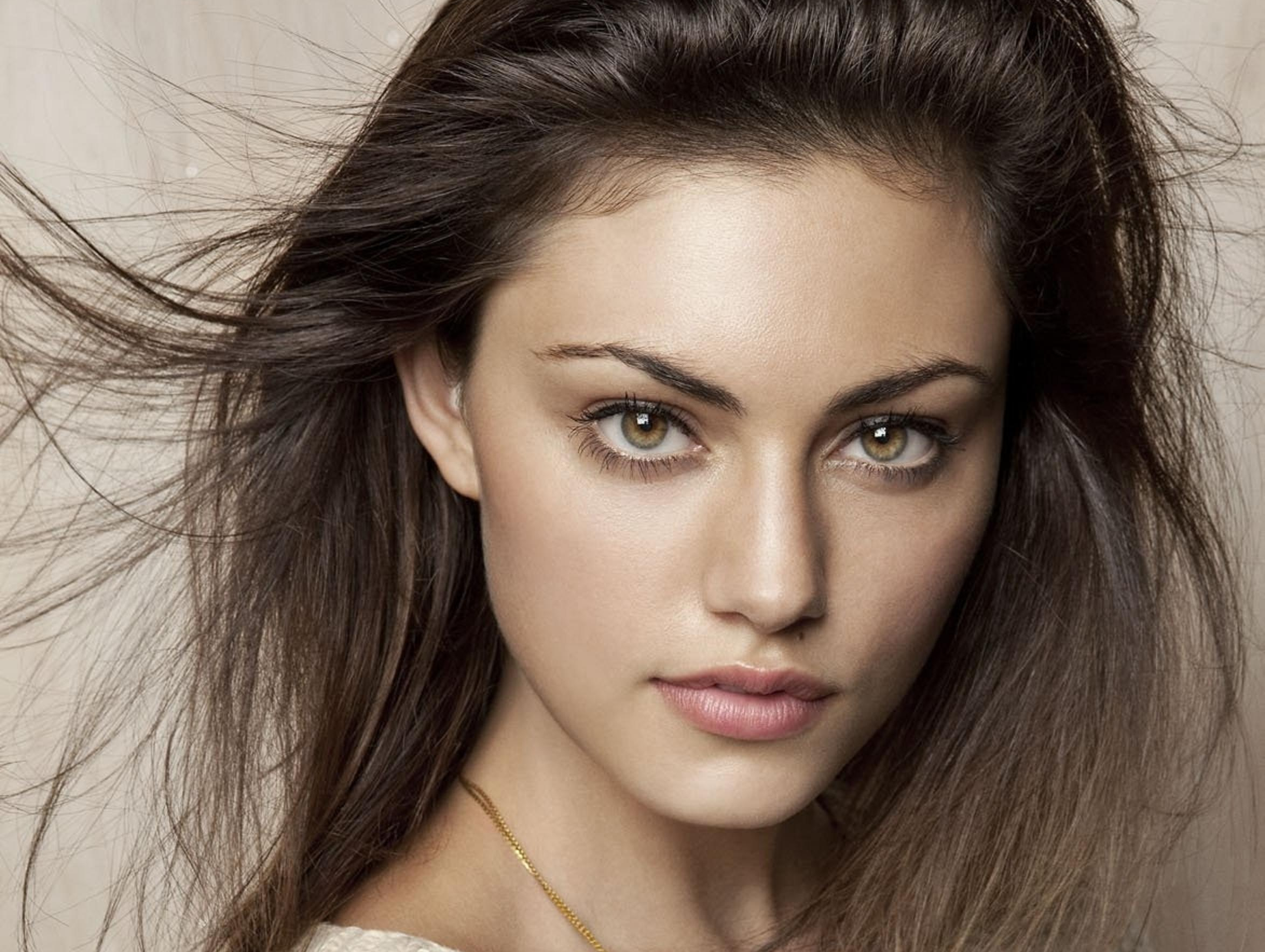 Phoebe Tonkin HD Wallpaper