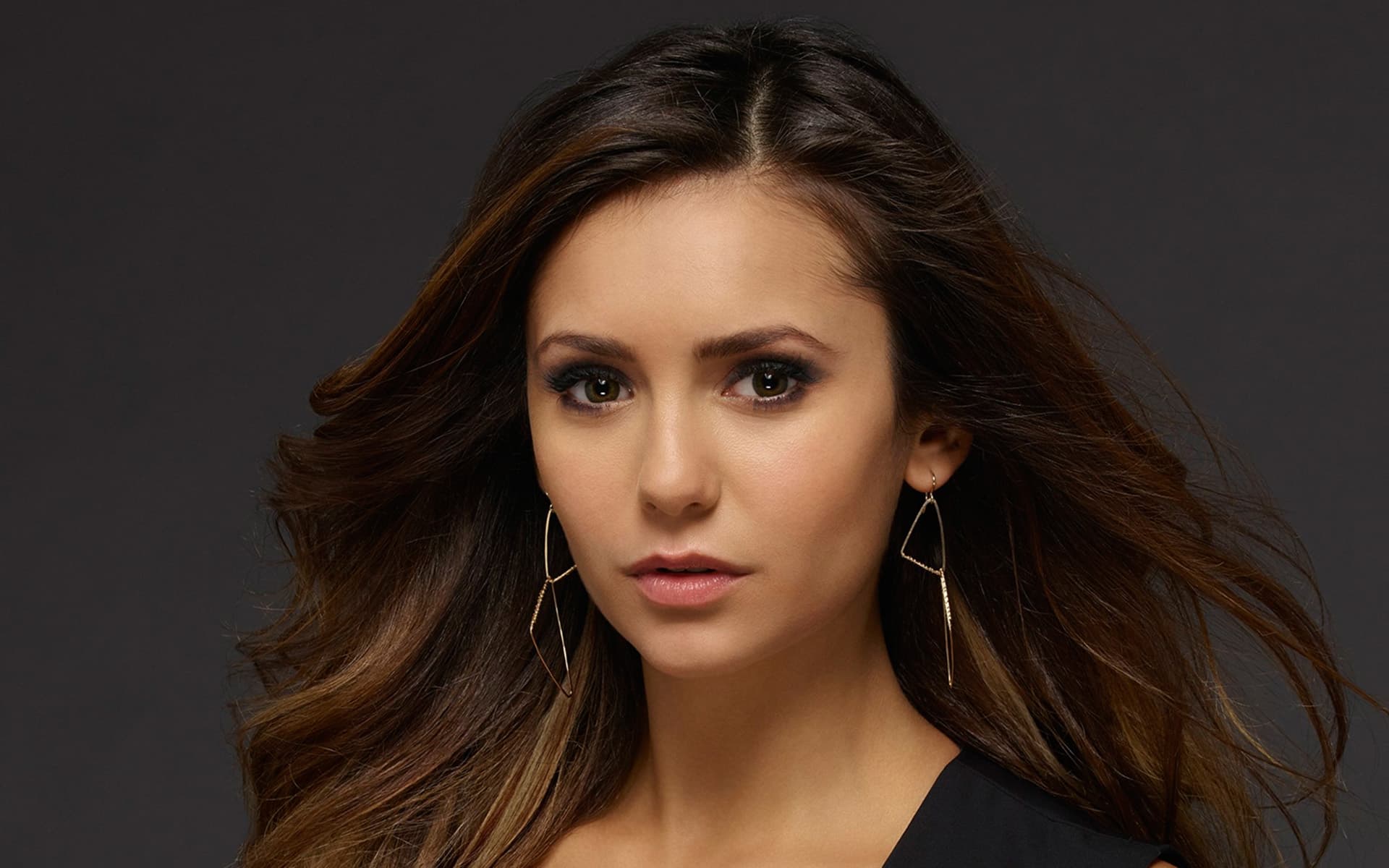 Celebrity Nina Dobrev HD Wallpaper