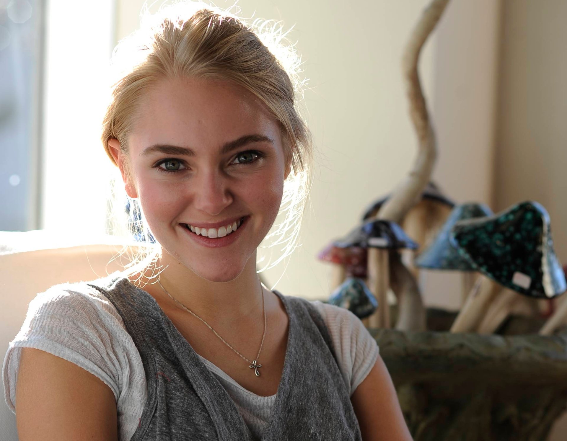 Annasophia Robb Gallery