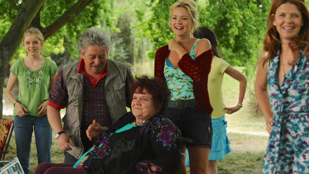 Virginie Efira movie Une famille à louer HD Desktop Wallpaper | Background Image