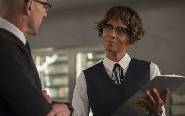 Movie Kingsman: The Golden Circle Halle Berry HD Wallpaper | Background Image