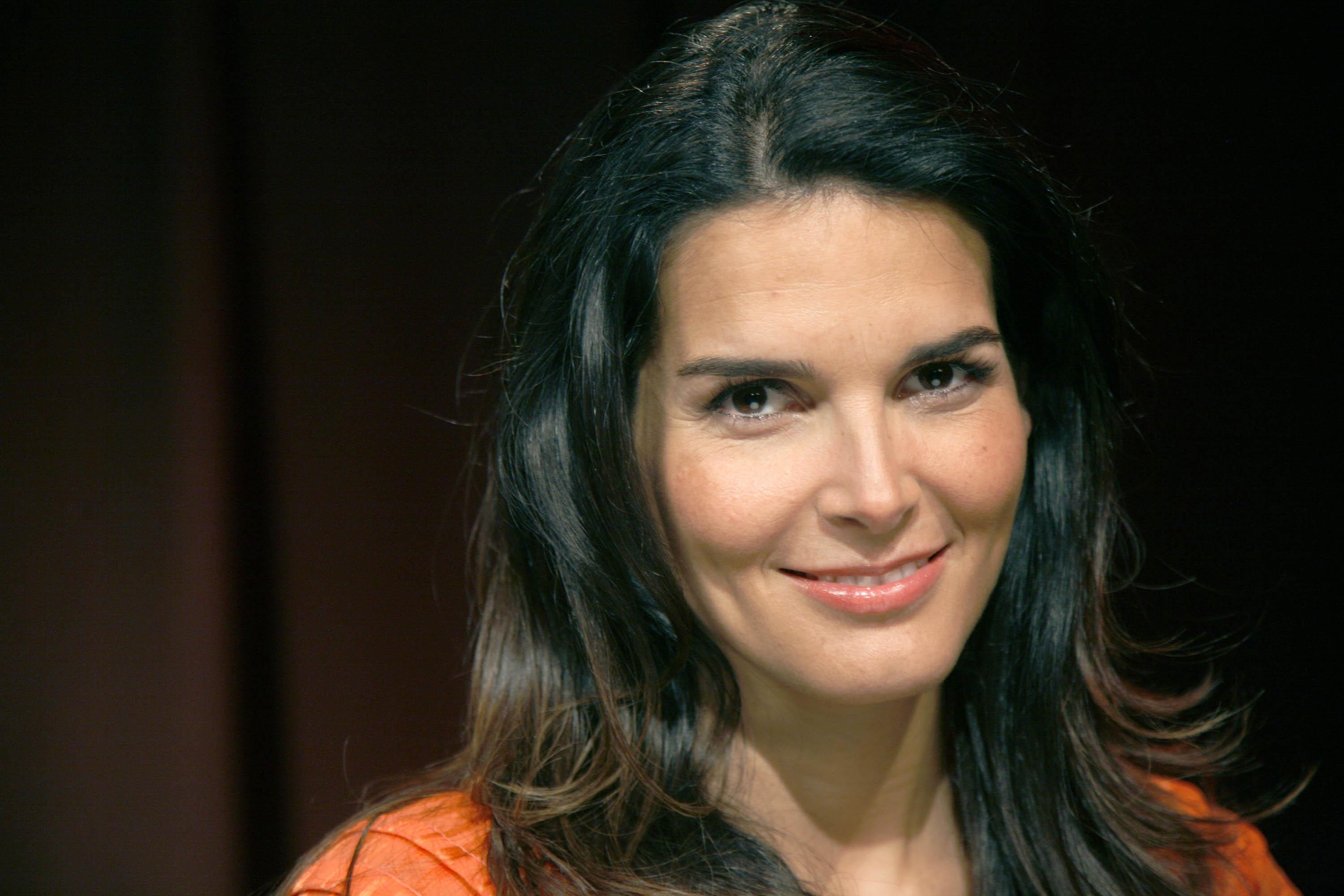 Celebrity Angie Harmon HD Wallpaper | Background Image