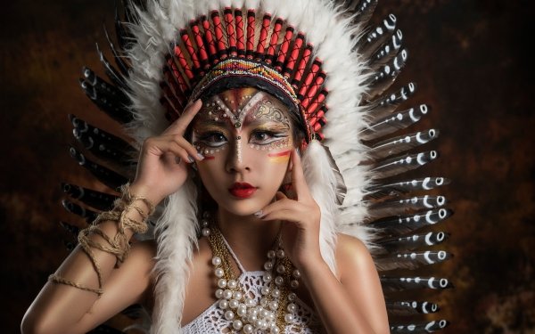 Mujeres Nativa americana Modelo Asiática Lipstick Pluma Makeup Fondo de pantalla HD | Fondo de Escritorio