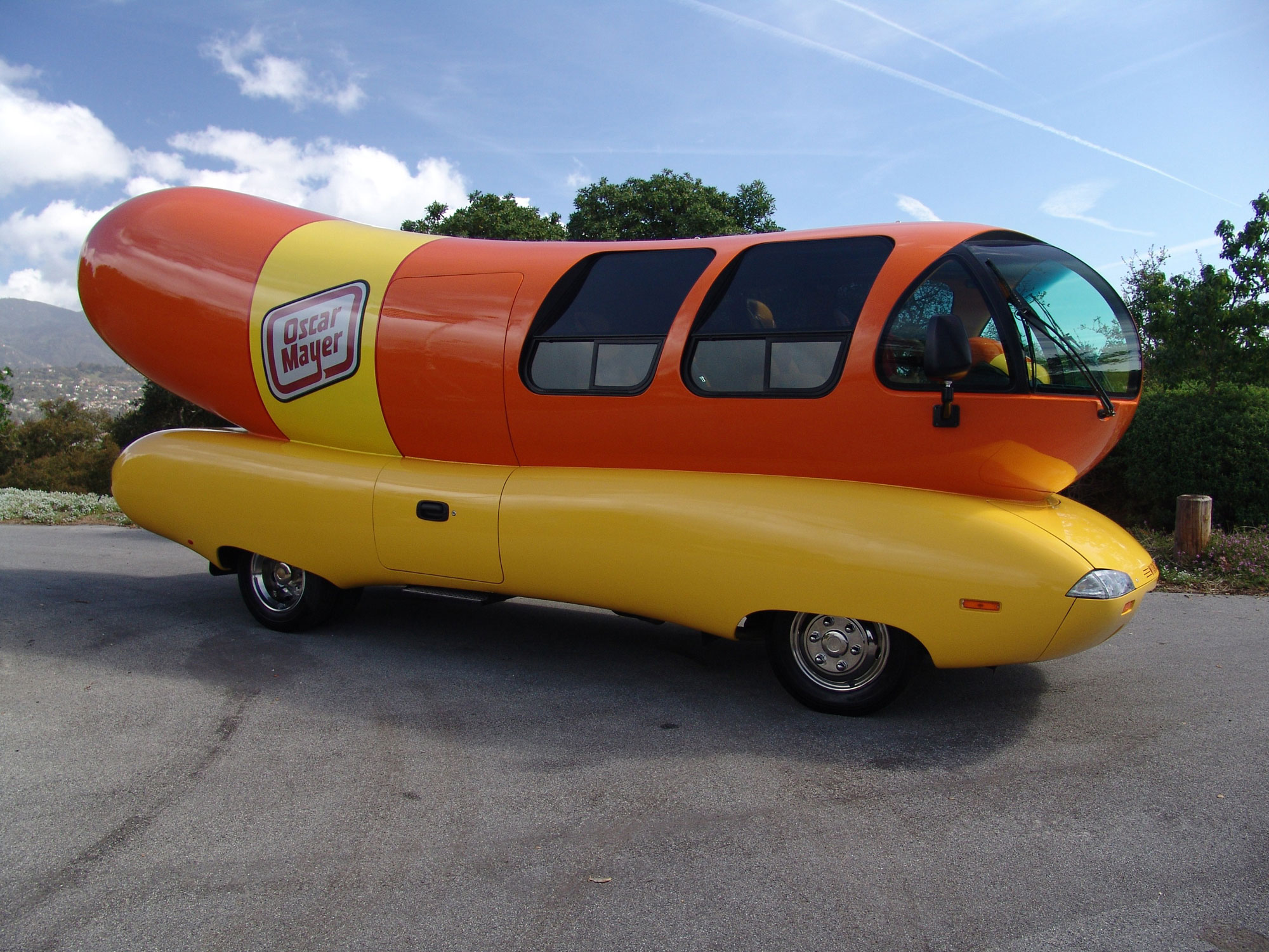 Vehicles Wienermobile HD Wallpaper | Background Image