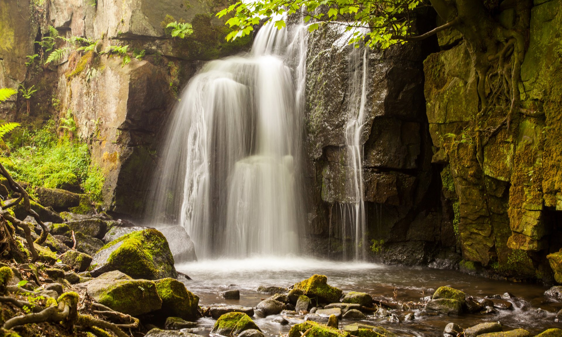 Download Nature Waterfall 4k Ultra HD Wallpaper