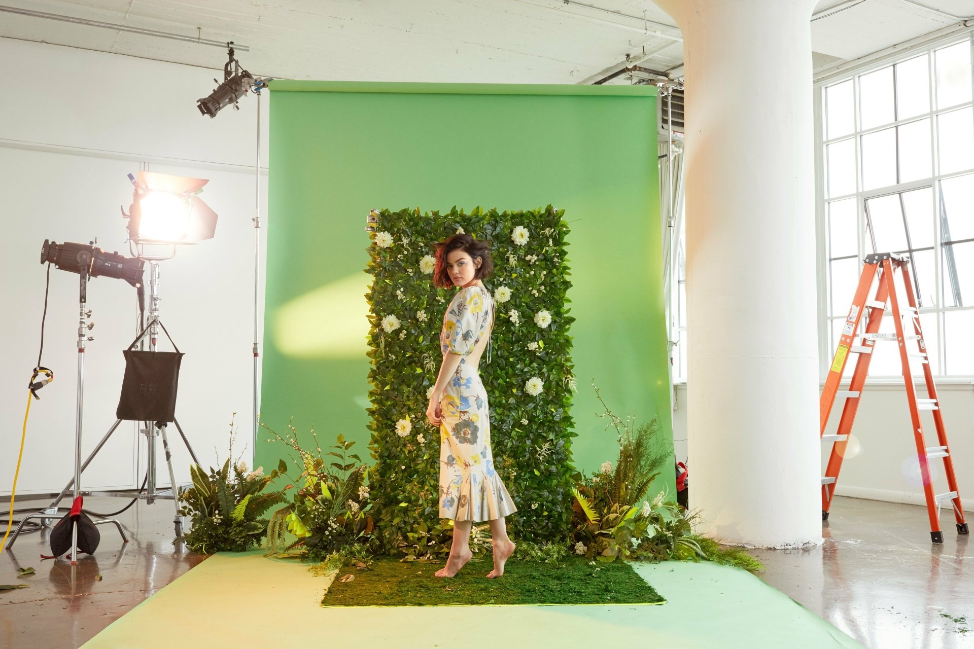 Download Short Hair Dress Brunette American Actress Celebrity Lucy Hale 4k Ultra HD Wallpaper