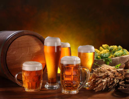 A 4K Ultra HD still life desktop wallpaper featuring glasses of beer, a wooden barrel, hops, and barley arranged together on a warm-toned background.
