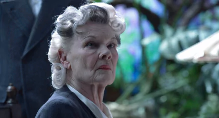 HD desktop wallpaper featuring Judi Dench as Miss Peregrine from the movie Miss Peregrine's Home for Peculiar Children.