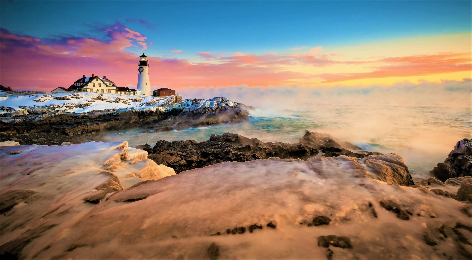 lighthouse-sunset-in-winter