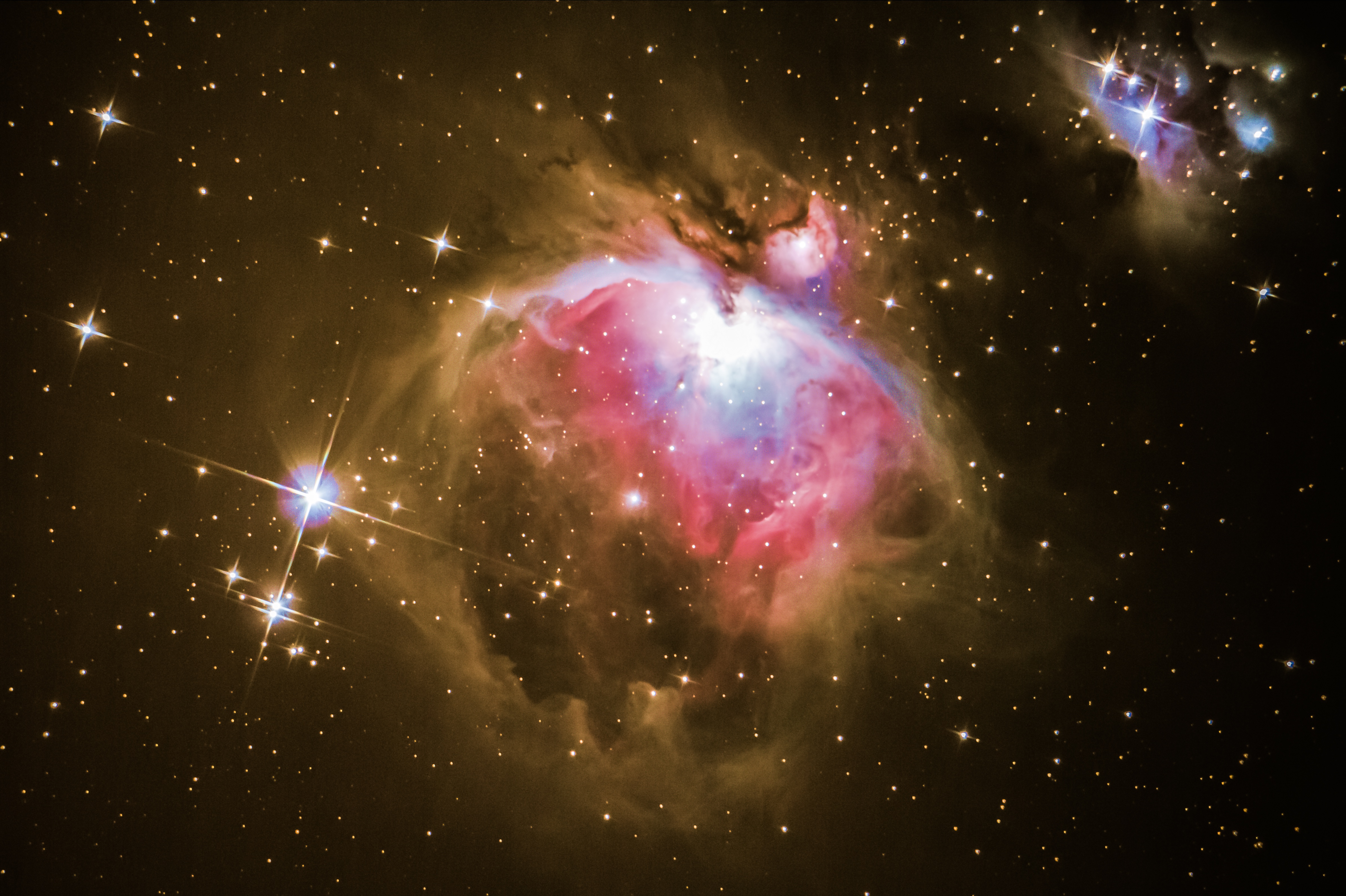 Космос 4 класс видео. Туманность в созвездии Ориона. Туманность Ориона в созвездии Ориона. Созвездие Ориона Хаббл. Туманность Ориона пояс Ориона.