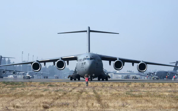 transport aircraft Boeing aircraft military Boeing C-17 Globemaster III HD Desktop Wallpaper | Background Image