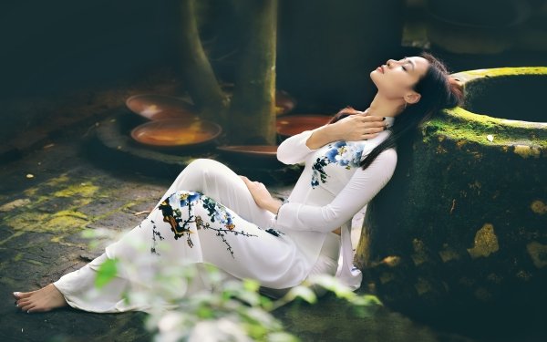 Women Mood Model Asian Brunette Traditional Costume HD Wallpaper | Background Image