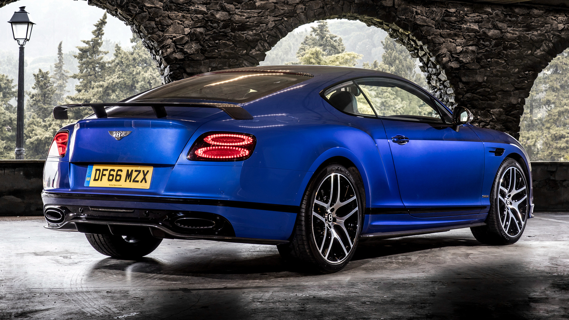 2017 Bentley Continental Supersports Hd Wallpaper Background Image 1920x1080