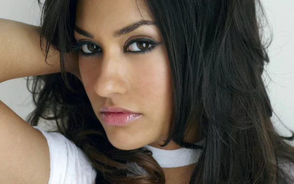 woman Janina Gavankar HD Desktop Wallpaper | Background Image