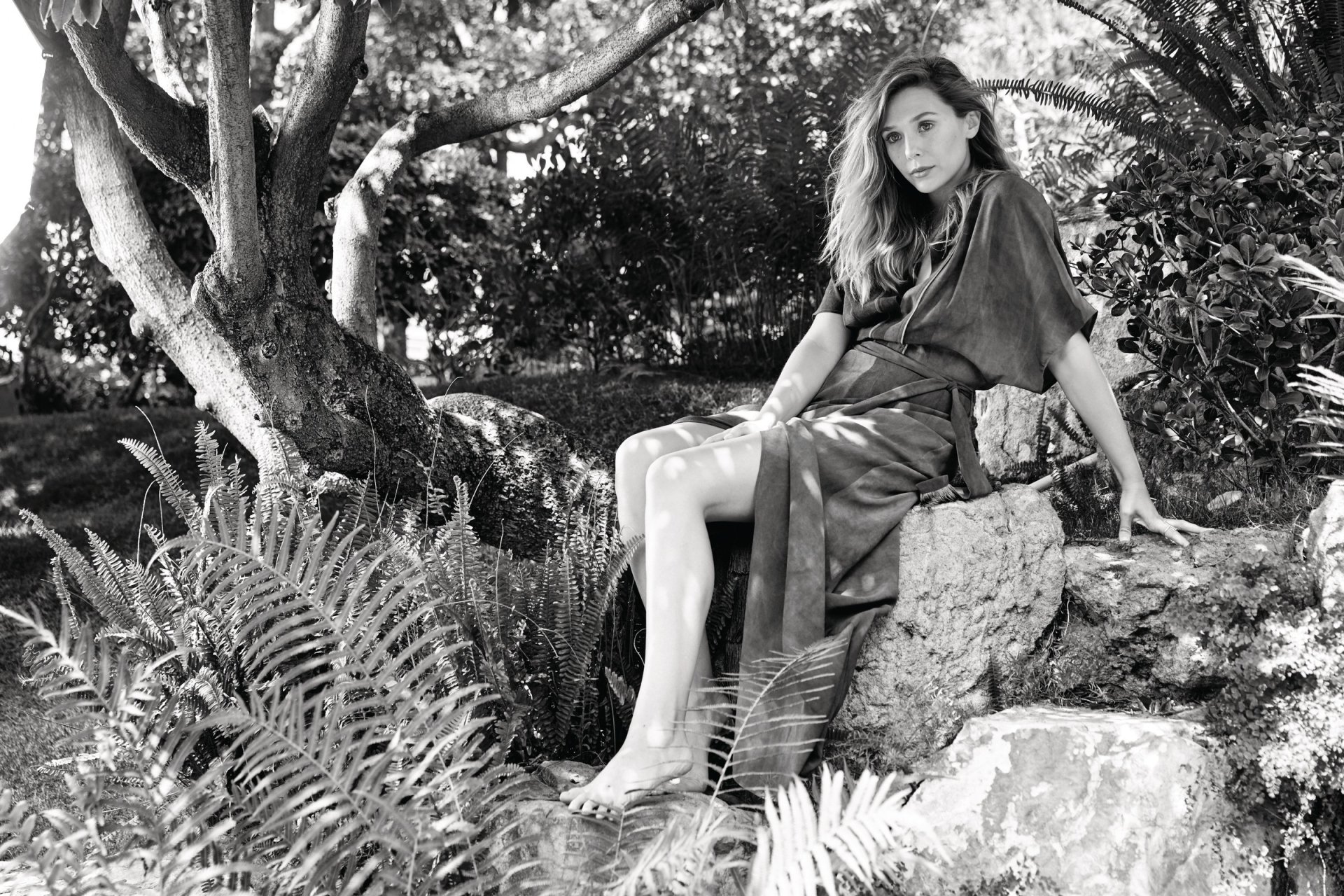 Download Black & White Monochrome Celebrity Elizabeth Olsen HD Wallpaper