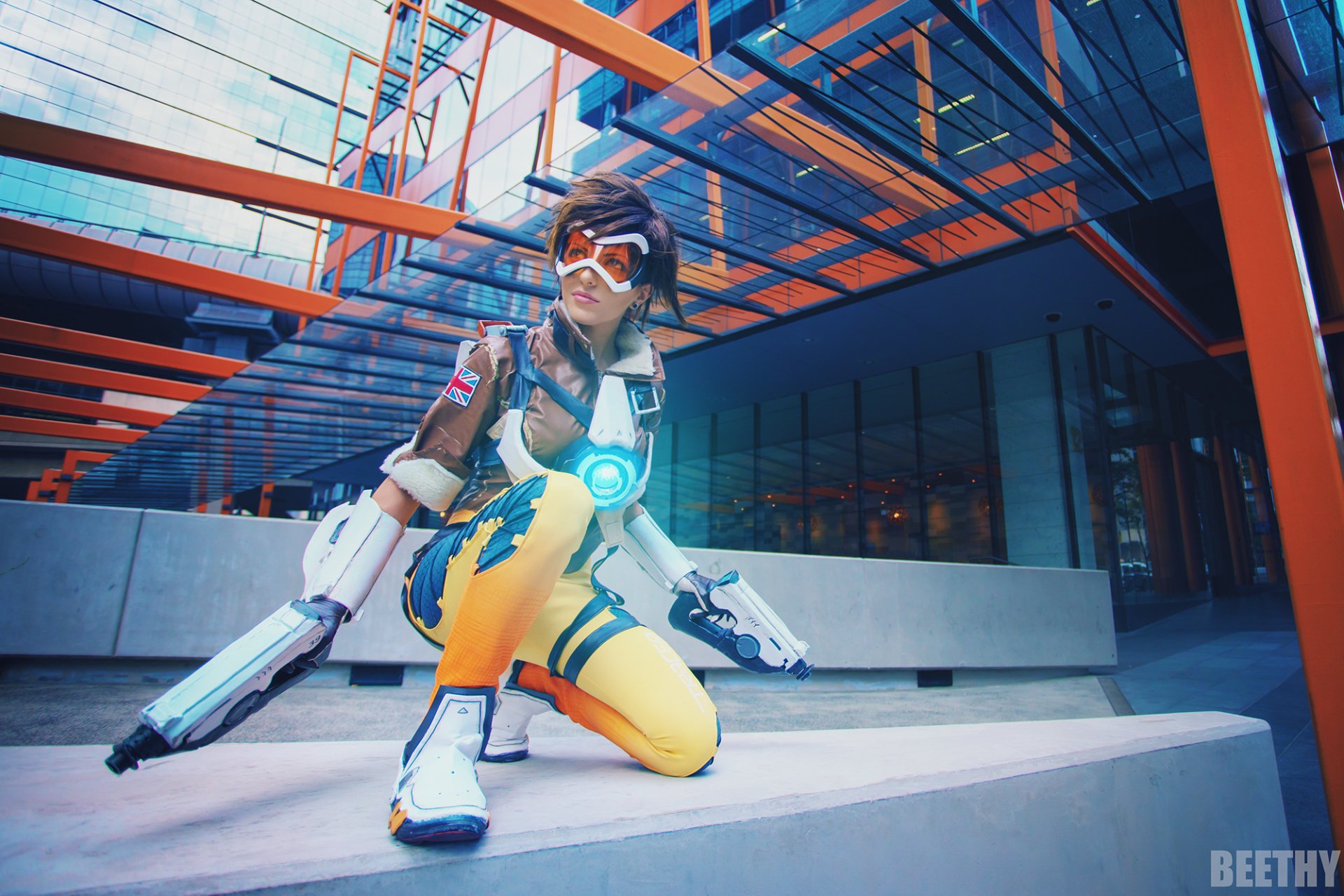 HD Tracer Cosplay Spotlight – Overwatch’s Iconic Speedster in Action by ...