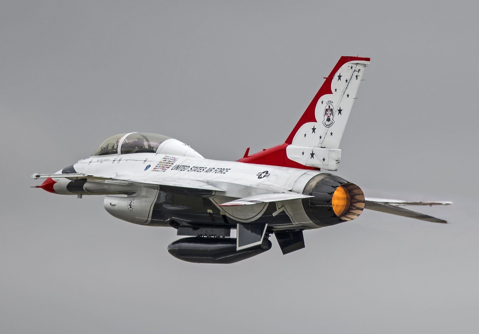 f-16-fighting-falcon-jet-fighter-hd-military-warplane-wallpaper