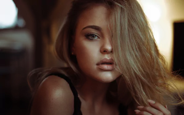  Cute Blonde!