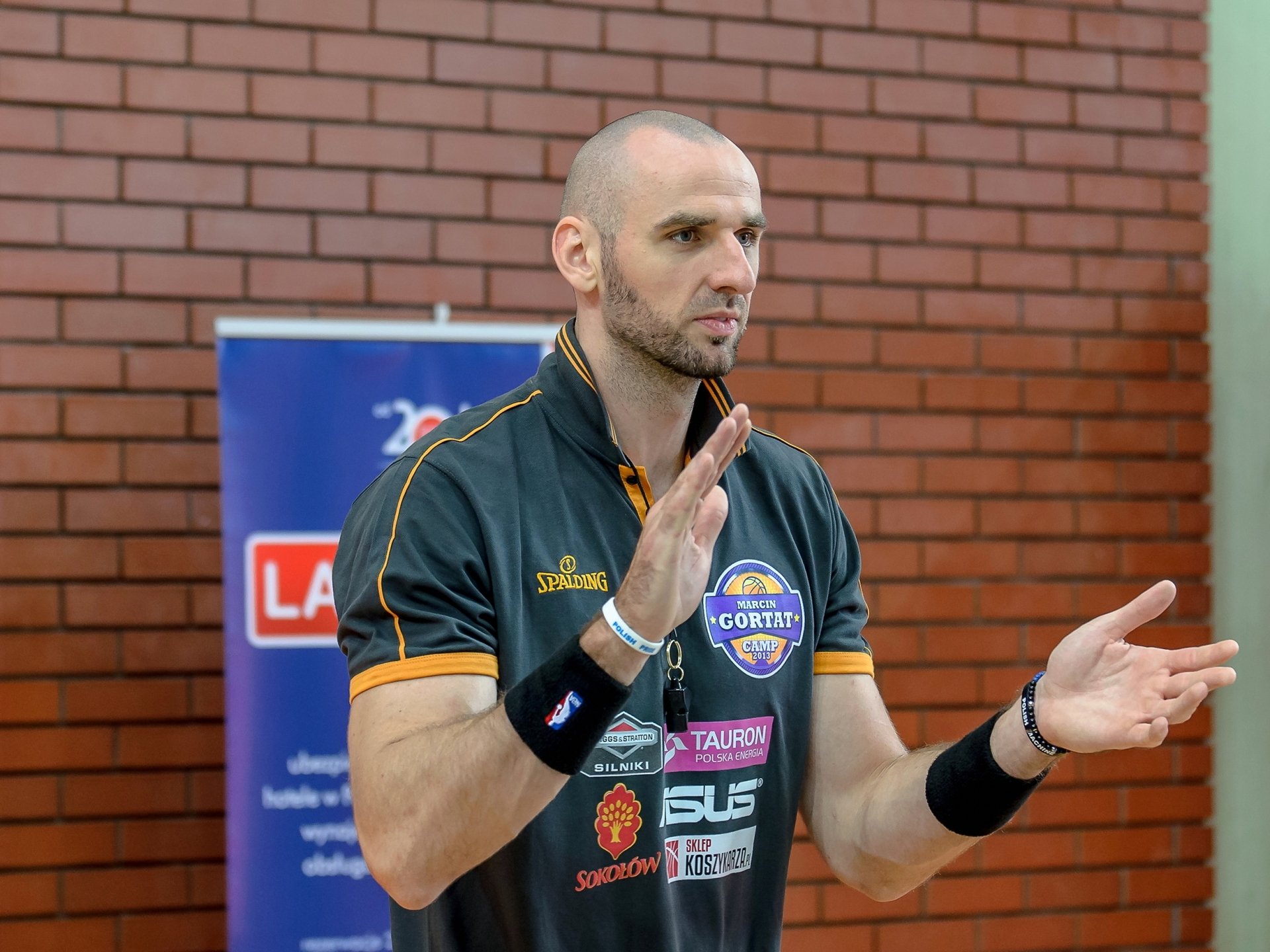 Download Marcin Gortat Sports HD Wallpaper