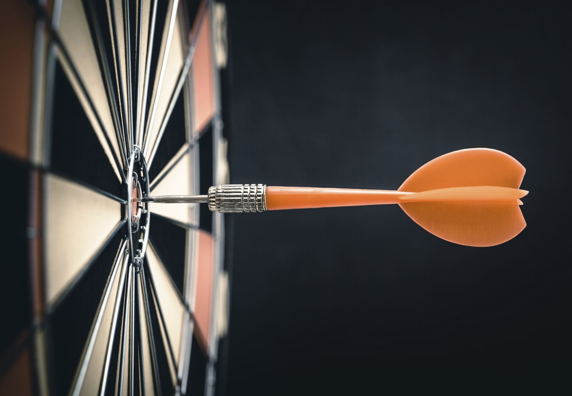 Download Macro Man Made Darts 4k Ultra HD Wallpaper