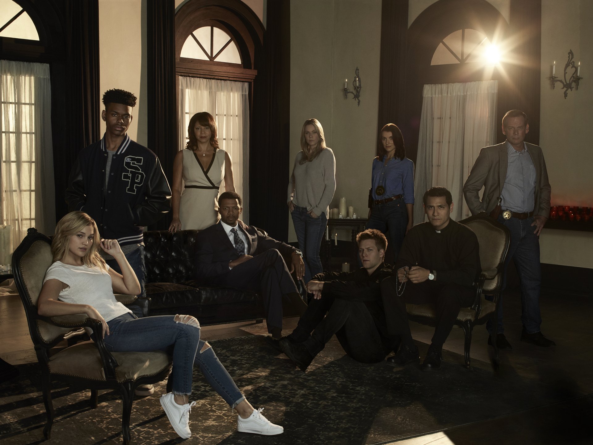 Download J.D. Evermore Jaime Zevallos Emma Lahana Carl Lundstedt Andrea Roth Miles Mussenden Gloria Reuben Aubrey Joseph Olivia Holt TV Show Cloak & Dagger HD Wallpaper