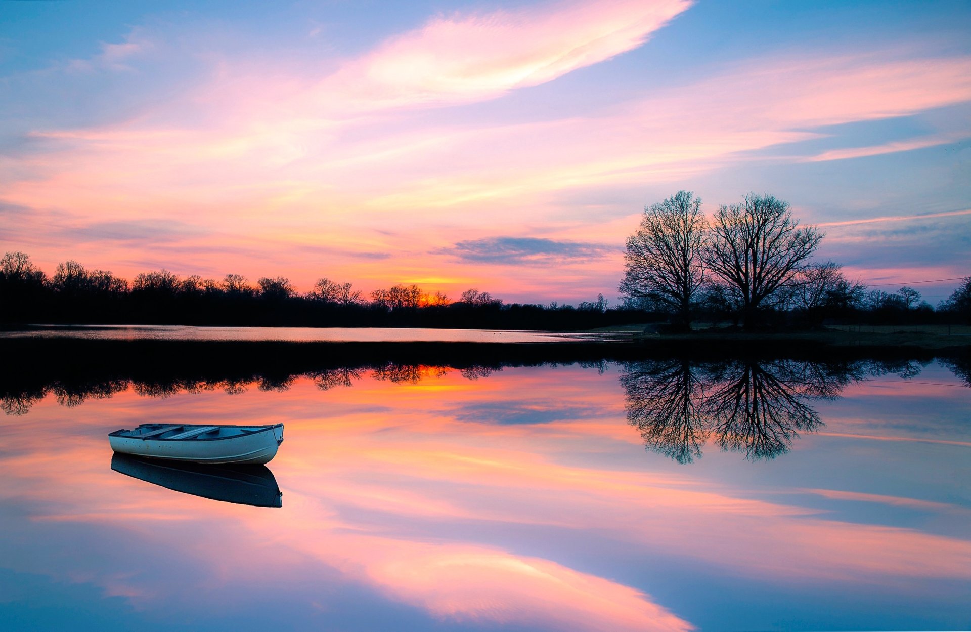 Tranquil Sunset Reflection: Serene Lake Boat HD Wallpaper | 2500x1626 ...