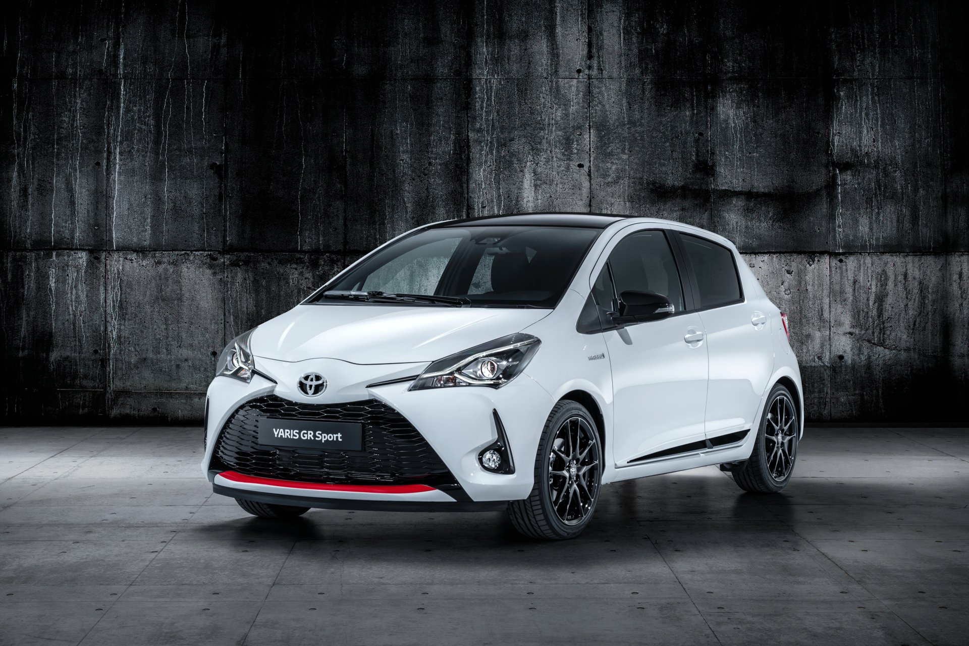 Download Compact Car White Car Car Toyota Vehicle Toyota Yaris 4k Ultra HD Wallpaper