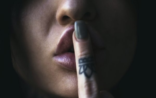Women Face Lips Tattoo HD Wallpaper | Background Image