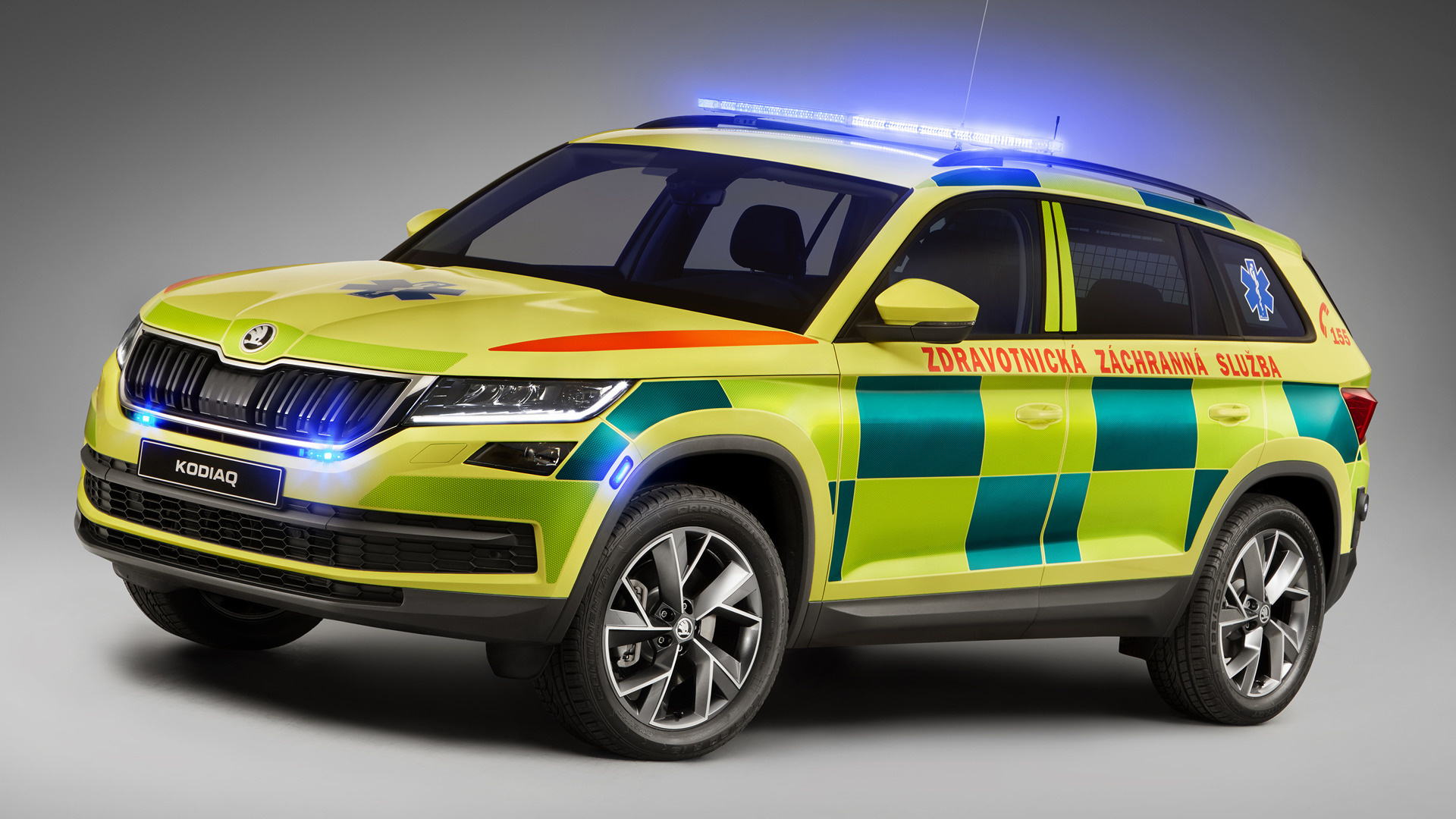 Vehicles Ambulance HD Wallpaper | Background Image