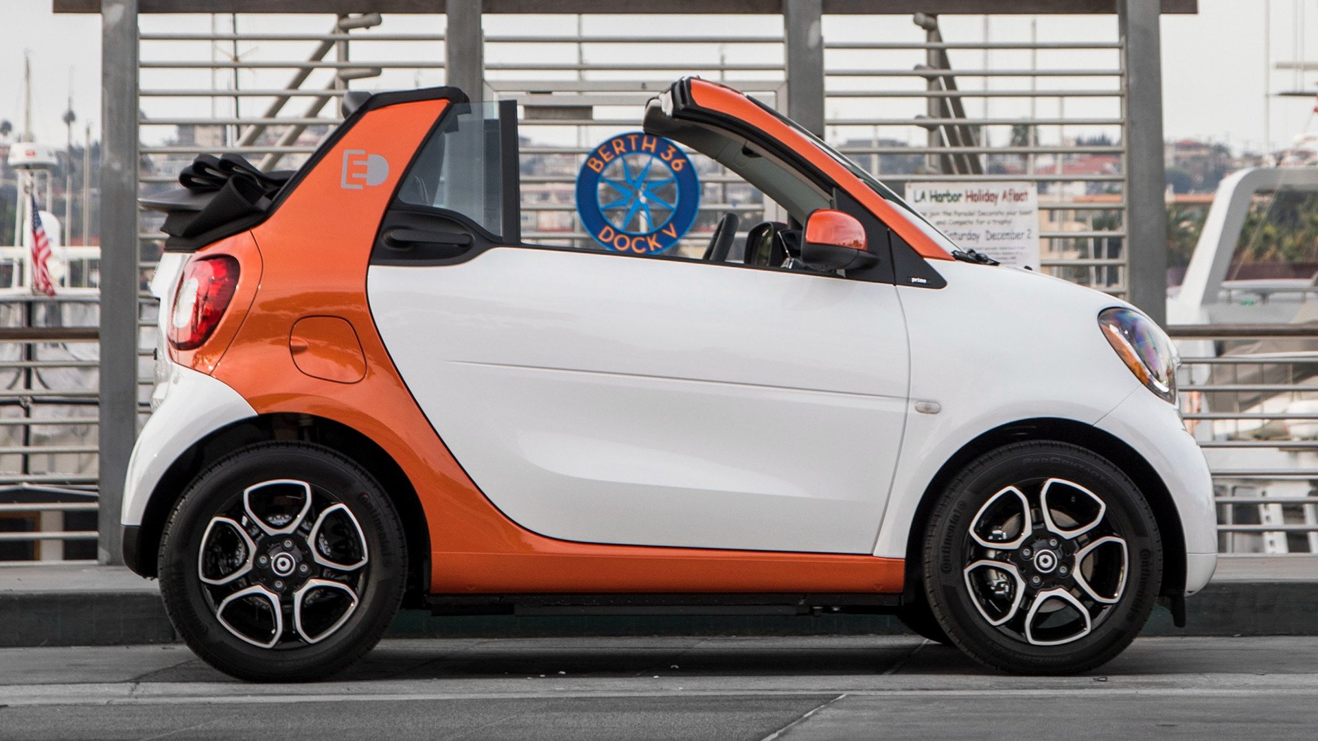 Download Car Electric Car Cabriolet Vehicle Smart Fortwo HD Wallpaper