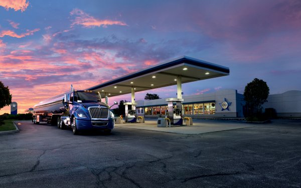 Vehicles Truck Gas Station HD Wallpaper | Background Image