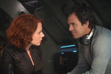 Scarlett Johansson Mark Ruffalo Bruce Banner Black Widow movie Avengers: Age of Ultron HD Desktop Wallpaper | Background Image
