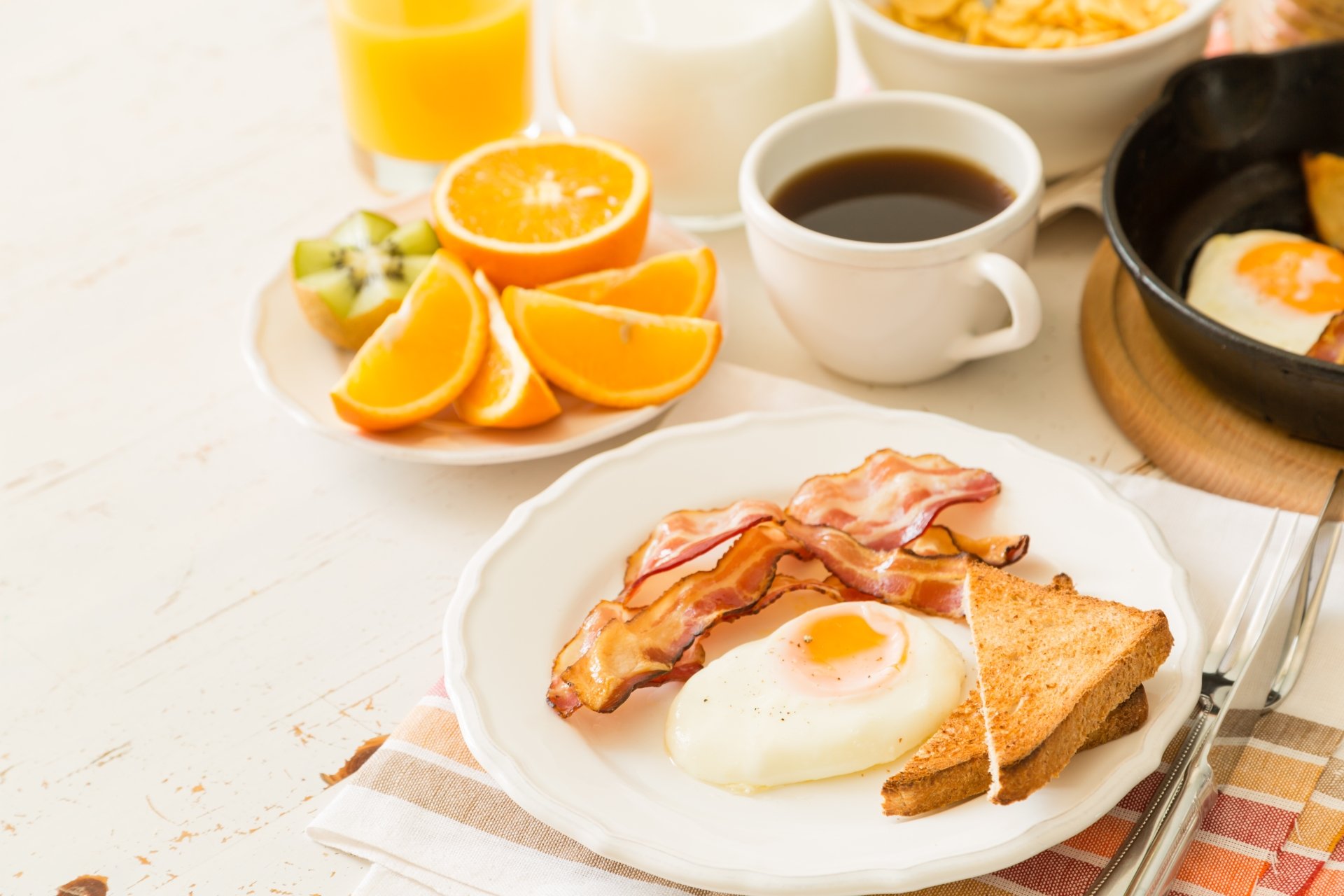 Download Toast Orange (Fruit) Bacon Egg Cup Coffee Still Life Food Breakfast 4k Ultra HD Wallpaper