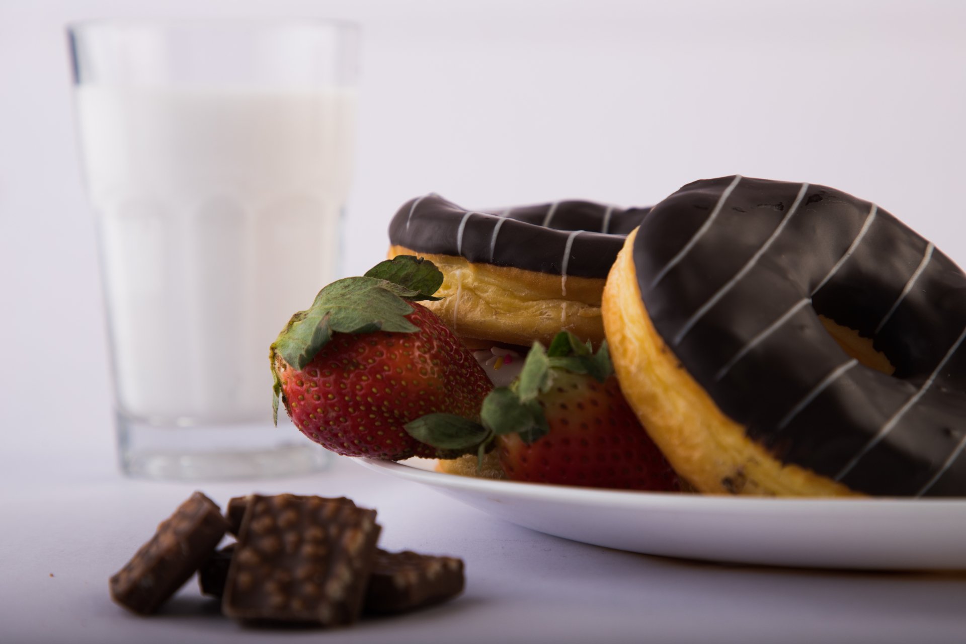 Download Food Doughnut 4k Ultra HD Wallpaper