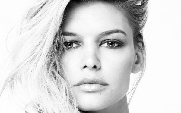Celebrity Kelly Rohrbach Actress American Face Black & White HD Wallpaper | Background Image